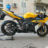 Yamaha yzf R1 cinquantesimo anniversario