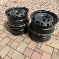 Cerchi 4 fori 15 pollici attacco Fiat