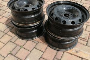 Cerchi 4 fori 15 pollici attacco Fiat