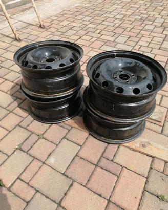 Cerchi 4 fori 15 pollici attacco Fiat
