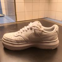 Nike da donna mod. Court Vision 