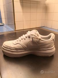 Nike da donna mod. Court Vision 