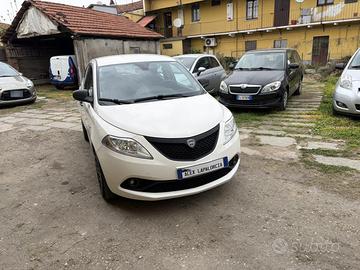 Lancia ypsilon benzina