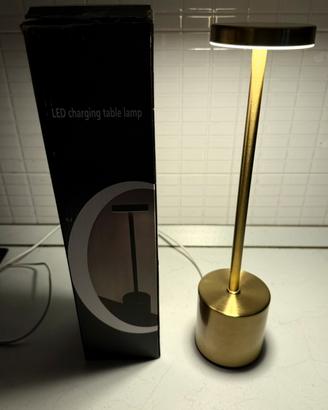 Lampada  da tavolo-NUOVA