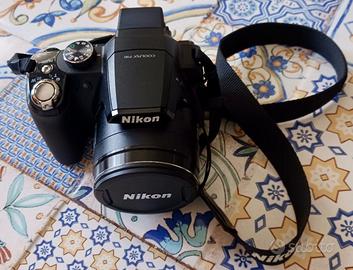 Nikon Coolpix P90 con 2 batterie 