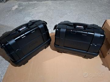 Givi trekker due trk33 e due 46.
