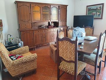 Set Sala soggiorno:buffet+tavolo+6sedie+2poltrone 