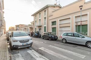 Appartamento di 203 m² con più di 5 locali e box a