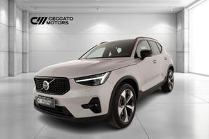 Volvo XC40 2.0 b3 Plus Dark auto