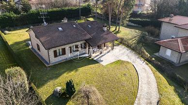Villa a Cremella Via Luigi Cadorna 6 locali