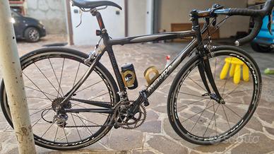 Bici da corsa full carbon taglia s merida genesi