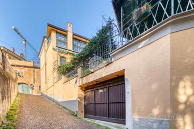 TRIFAMILIARE A RIVOLI