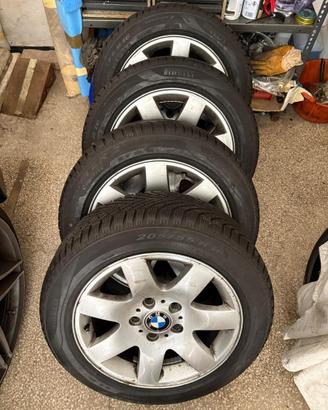 Pneumatici Pirelli winter 2 nuovi + cerchi BMW