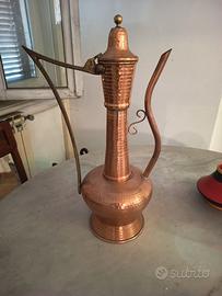 Antica brocca/caraffa/anfora in rame.
