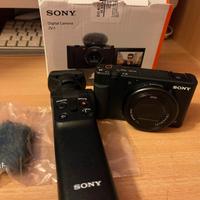 Sony Camera Vlog ZV1 con treppiedi