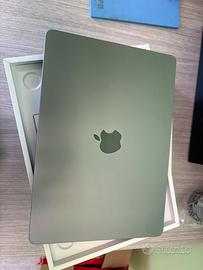 MacBook Air 13.6 8GB/512GB M2