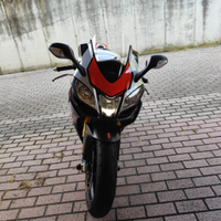 Aprilia rsv4 1000