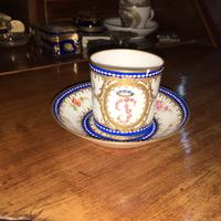 Sevres tazza con piattino.
