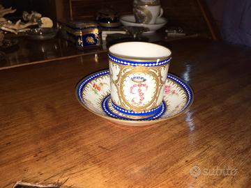 Sevres tazza con piattino.