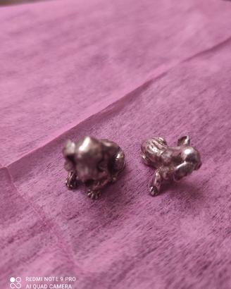 Coppia di cagnolini in argento