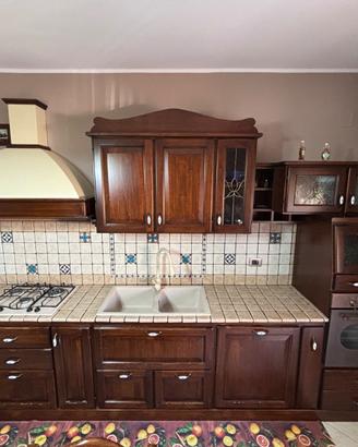 Cucina in legno e muratura, prezzo trattabile