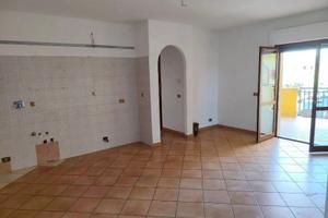 GUIDONIA TRiLOCALE NON ARREDATO - TERRAZZO -P.AUTO