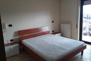 Affittô stanze e bilocali arredati tra teverola av