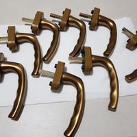 Maniglie Cremonesi per Infissi in Legno