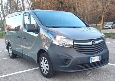 Furgone van camperizzato Opel Vivaro