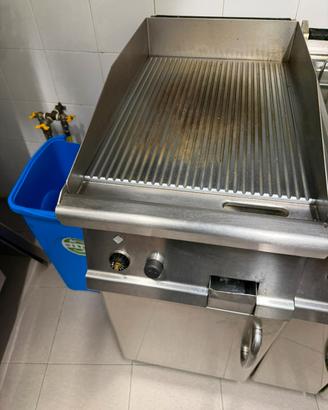 FRY TOP A GAS RIGATO