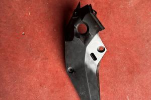 carena anteriore destra copri liquido raffreddamen