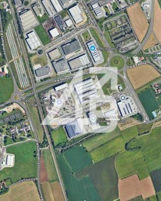 Immobile di 6400 m² con più di 5 locali a Udine
