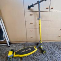 Monopattino a 4 ruote