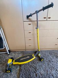 Monopattino a 4 ruote