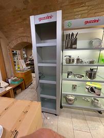 Scaffalatura per negozio