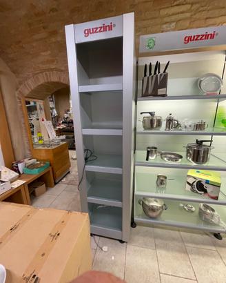 Scaffalatura per negozio