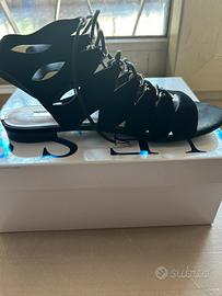Sandalo basso Guess