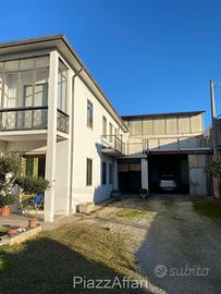 Arzergrande - Capannone con scoperto ed abitazione