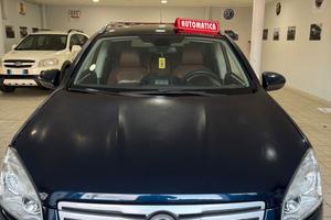 Nissan Qashqai 2.0 4x4 auto 7 posti tetto