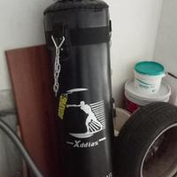 Sacco da boxe pieno