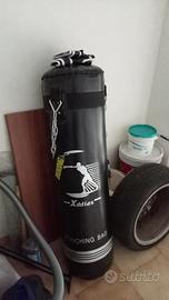 Sacco da boxe pieno