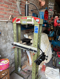 Pressa OMCN 20 ton.