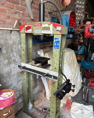 Pressa OMCN 20 ton.
