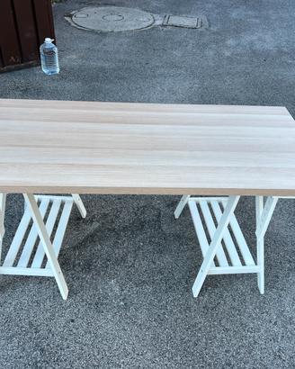 Scrivania effetto rovere con mordente bianco