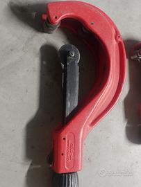 tagliatubi plastica 