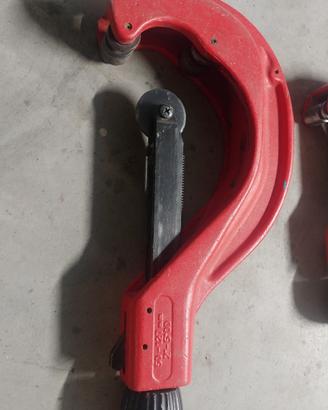 tagliatubi plastica 