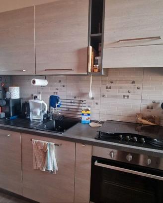 Cucina completa con elettrodomestici + frigorifero