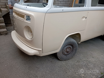 Volkswagen t2 modello Kombi del 1974