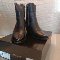 Stivaletti tipo texano in pelle nera n. 37