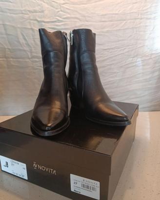 Stivaletti tipo texano in pelle nera n. 37